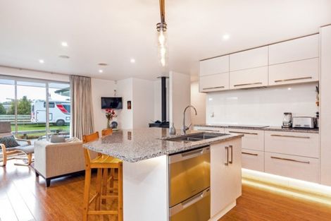 Photo of property in 94 Lisland Drive, Kinloch, Taupo, 3377