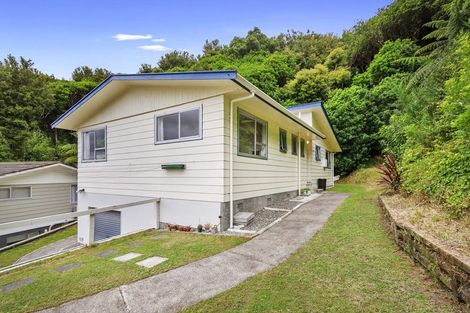 Photo of property in 18 Westhaven Drive, Tawa, Wellington, 5028