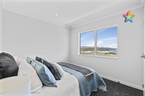 Photo of property in 2 Poto Road, Normandale, Lower Hutt, 5010