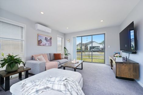 Photo of property in 24 Tarras Road, Kumeu, 0810