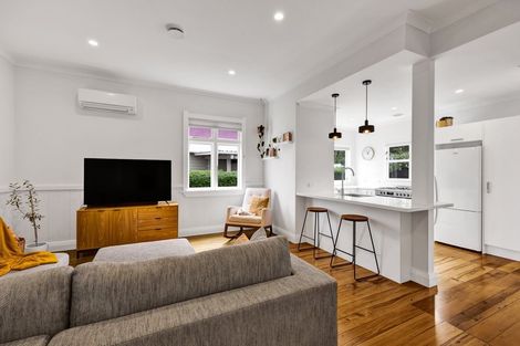 Photo of property in 211 Coronation Avenue, Welbourn, New Plymouth, 4310