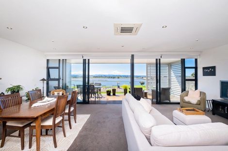 Photo of property in 305/7 Humber Street, Pandora, Napier, 4110