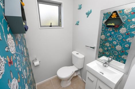 Photo of property in 15 Napier Grove, Waikanae Beach, Waikanae, 5036