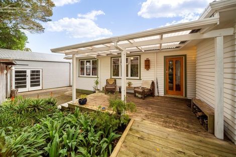 Photo of property in 17 Curtis Street, Okato, 4335