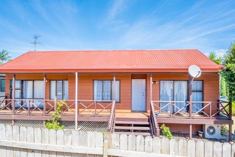Photo of property in 14 De Quincey Terrace, Highland Park, Auckland, 2010