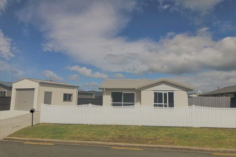 Photo of property in 39 Kedge Drive, Mangawhai, 0505