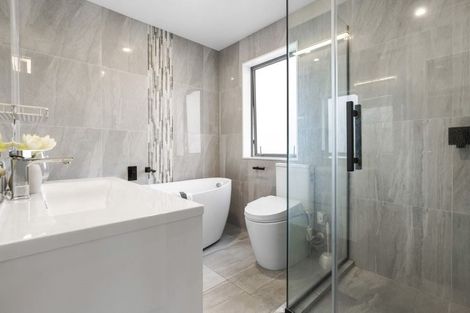 Photo of property in 6a Hanlon Crescent, Narrow Neck, Auckland, 0624