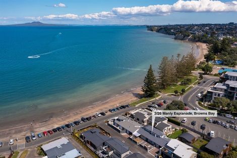 Photo of property in 2/26 Manly Esplanade, Browns Bay, Auckland, 0630
