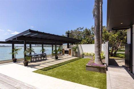 Photo of property in 17 Lansdowne Street, Bayswater, Auckland, 0622