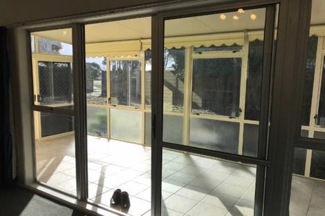 Photo of property in 3 Damian Way, Weymouth, Auckland, 2103