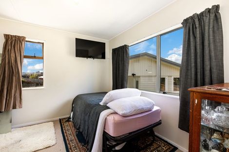 Photo of property in 17 Sombrero View, Ascot Park, Porirua, 5024