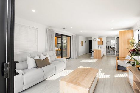 Photo of property in 19 Inuwai Street, Glenview, Hamilton, 3206