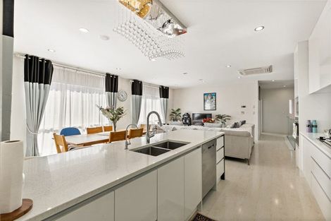 Photo of property in 75 San Valentino Drive, Henderson, Auckland, 0612