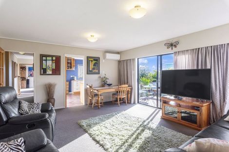 Photo of property in 15 Pine Ridge Terrace, Waikanae Beach, Waikanae, 5036
