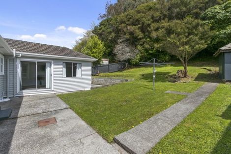 Photo of property in 195 Wellington Road, Wainuiomata, Lower Hutt, 5014