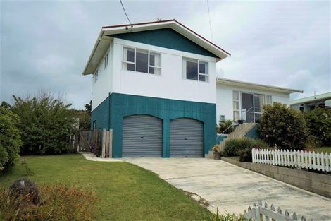 Photo of property in 12 Seaview Road, Ruakaka, 0116