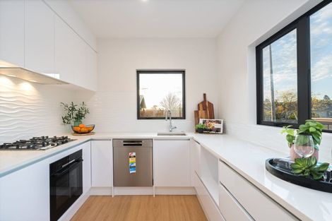 Photo of property in 23a West Harbour Drive, West Harbour, Auckland, 0618