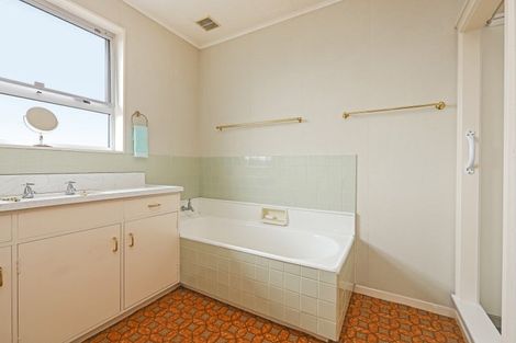 Photo of property in 345 Westminster Avenue, Tamatea, Napier, 4112