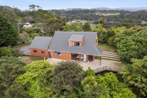 Photo of property in 174 Shaw Road, Oratia, Auckland, 0604