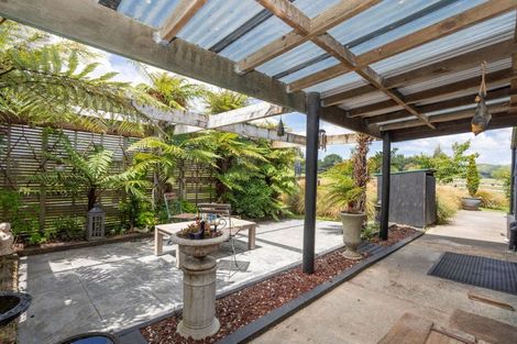 Photo of property in 72 Township Road, Kumeroa, Woodville, 4997