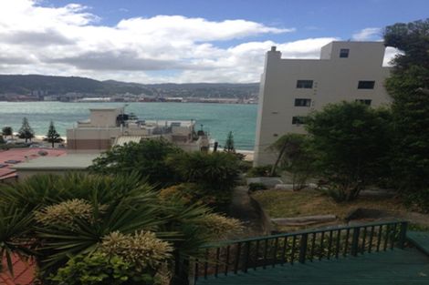 Photo of property in 216 Oriental Parade, Oriental Bay, Wellington, 6011
