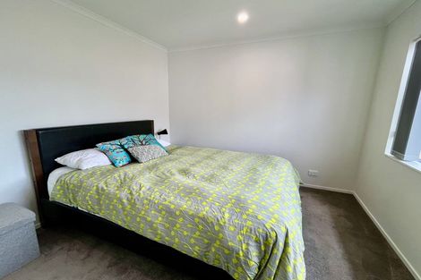Photo of property in 16 Whareatua Avenue, Takanini, 2112
