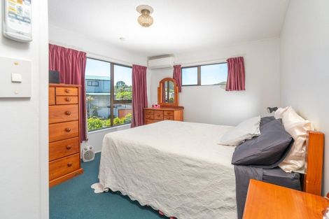 Photo of property in 51 Percy Dyett Drive, Karori, Wellington, 6012