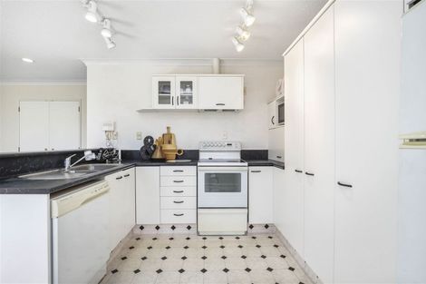 Photo of property in 4 Halcione Close, Flagstaff, Hamilton, 3210