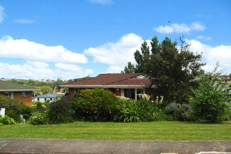Photo of property in 13 Zita Avenue, Matakatia, Whangaparaoa, 0930