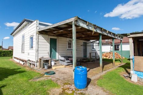 Photo of property in 70 Allardice Street, Dannevirke, 4930