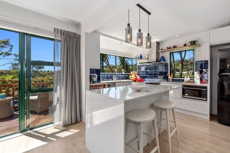 Photo of property in 47 Emlyn Place, Torbay, Auckland, 0630