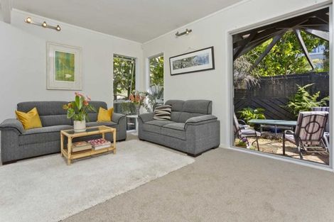 Photo of property in 2/31 Lake Road, Devonport, Auckland, 0624
