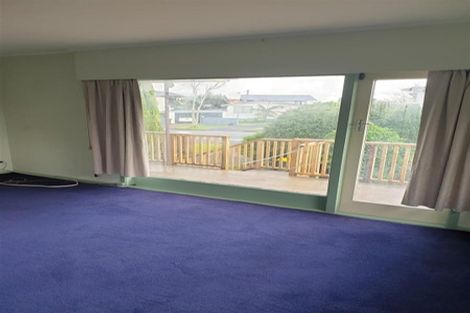 Photo of property in 127 Hutchinsons Road, Bucklands Beach, Auckland, 2014