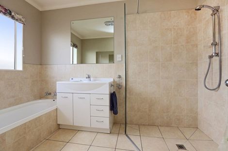 Photo of property in 30a Lee Road, Taradale, Napier, 4112