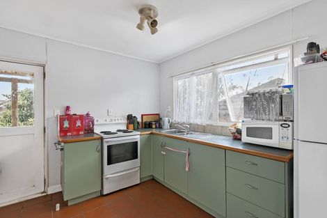 Photo of property in 2c Matipo Road, Te Atatu Peninsula, Auckland, 0610
