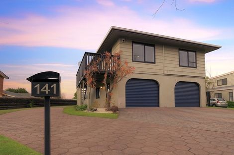 Photo of property in 141 West Harbour Drive, West Harbour, Auckland, 0618