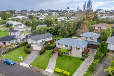 Photo of property in 16 Judkins Crescent, Cockle Bay, Auckland, 2014