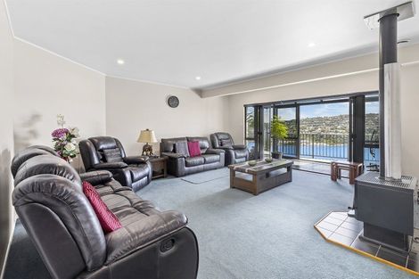 Photo of property in 35 Kaikoura Street, Maupuia, Wellington, 6022