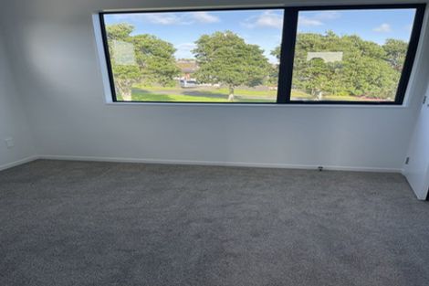 Photo of property in 4/62 Highland Drive, Highland Park, Auckland, 2010
