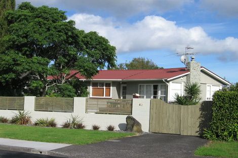 Photo of property in 43 Wharf Road, Te Atatu Peninsula, Auckland, 0610