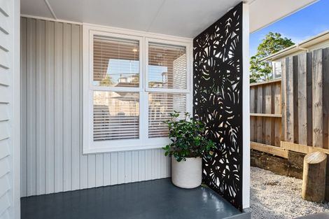 Photo of property in 570 Glenfield Road, Bayview, Auckland, 0629