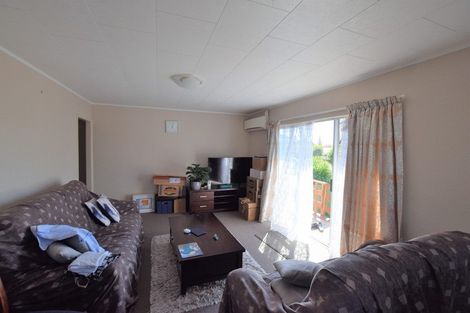 Photo of property in 11 Mile Place, Henderson, Auckland, 0612