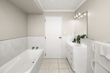 Photo of property in 16 Lighthouse Road, Bluff Hill, Napier, 4110