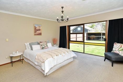 Photo of property in 361 Gardiners Road, Harewood, Christchurch, 8051