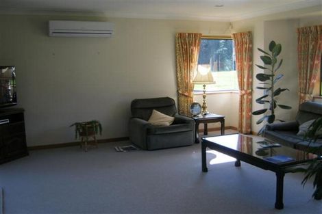 Photo of property in 8 Widdison Place, Albany, Auckland, 0632