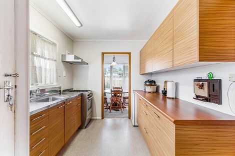 Photo of property in 32 Edwards Avenue, Henderson, Auckland, 0610