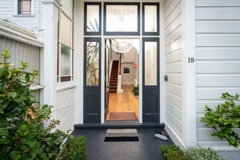 Photo of property in 18 Austin Street, Mount Victoria, Wellington, 6011