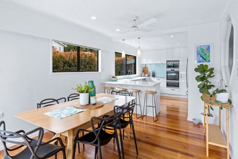 Photo of property in 10 Ardern Avenue, Stanmore Bay, Whangaparaoa, 0932