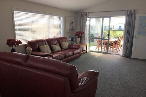 Photo of property in 16 Fuller Street, Papamoa Beach, Papamoa, 3118