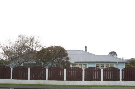 Photo of property in 122 South Road, Spotswood, New Plymouth, 4310